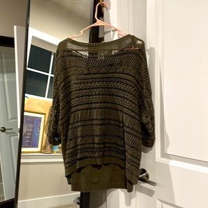 Cable block oversized sweater in excellent condition